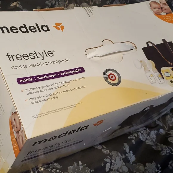 Medela Double Electric Breast Pump - Picture 5 of 5